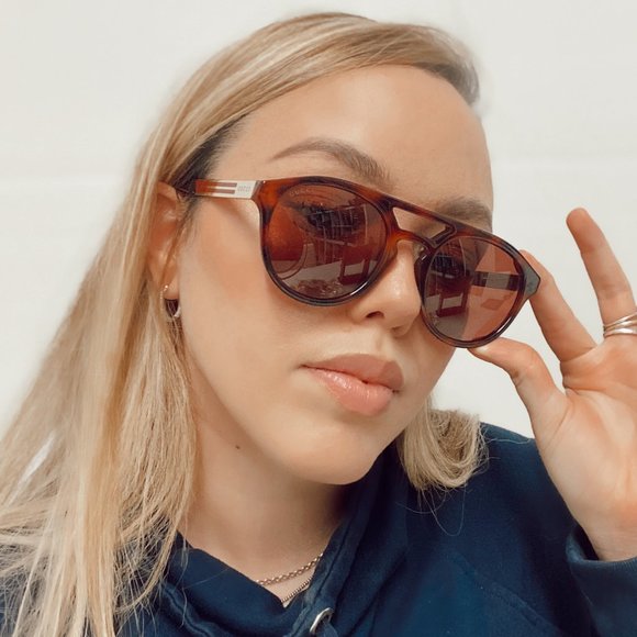 Order Online the Gucci GG0689S 002 sunglasses | Designsunglasses.com